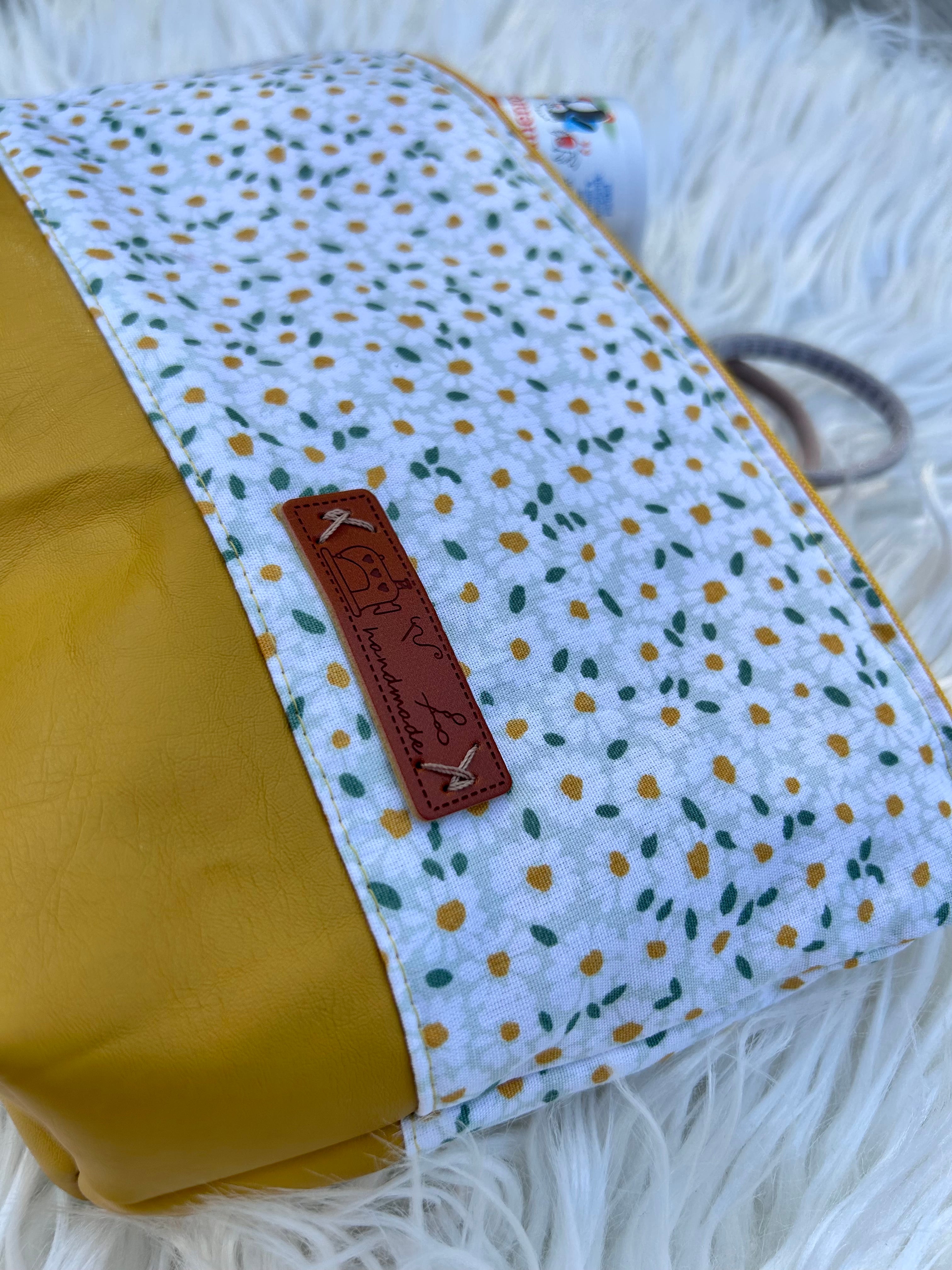 Kosmetiktasche "A Flower’s Whisper“