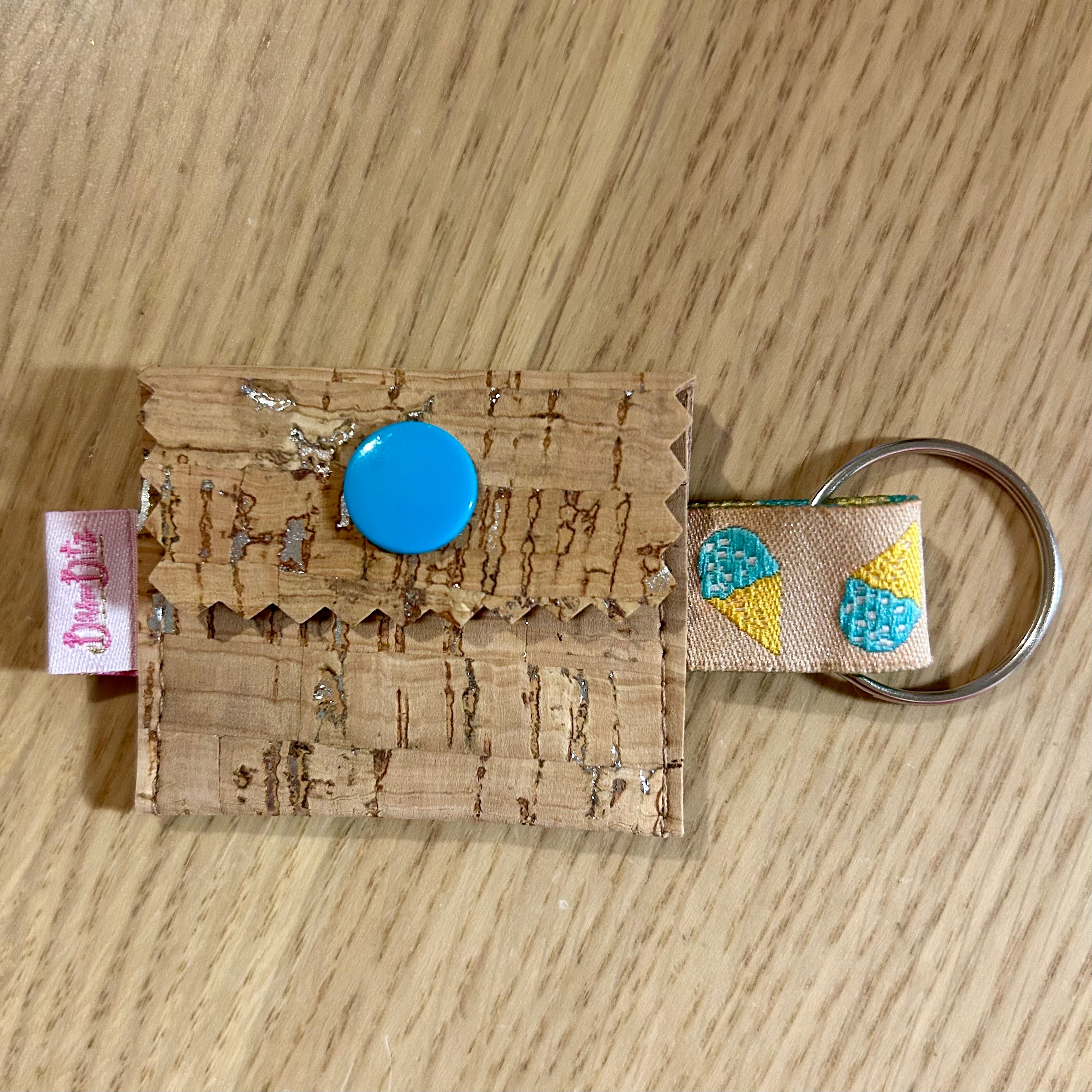 Praktisches Schlüssel-Täschchen mit Einkaufschip