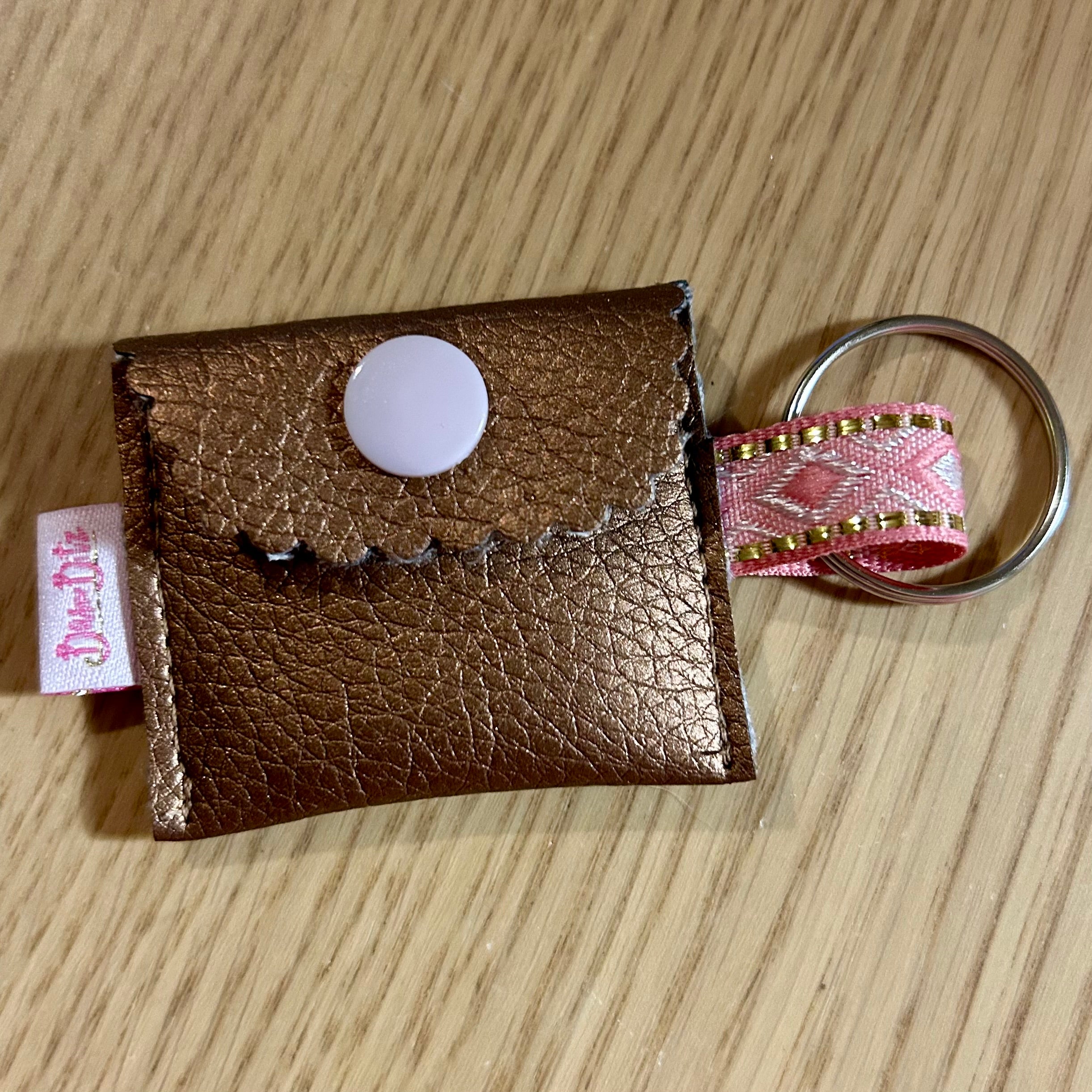 Praktisches Schlüssel-Täschchen mit Einkaufschip