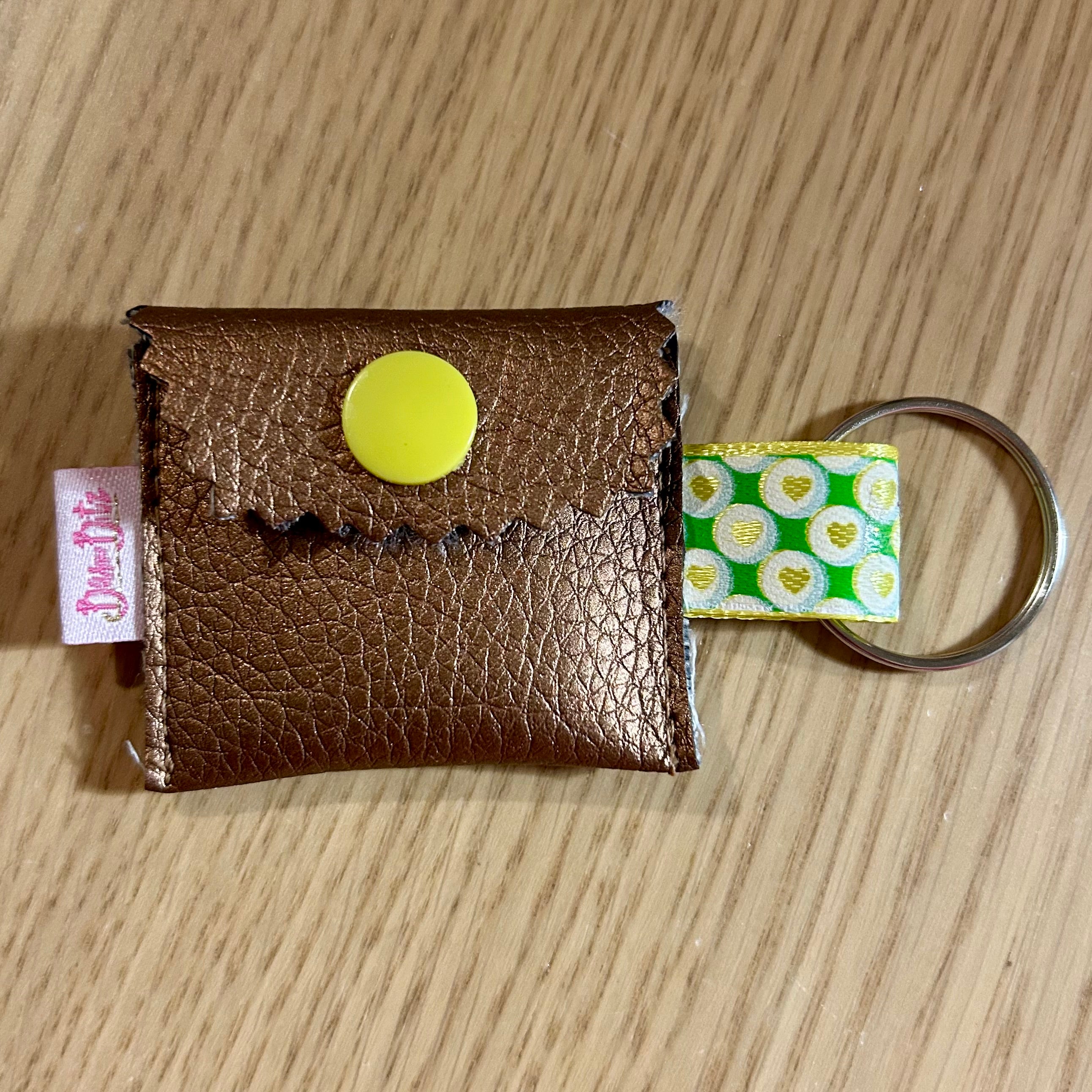 Praktisches Schlüssel-Täschchen mit Einkaufschip