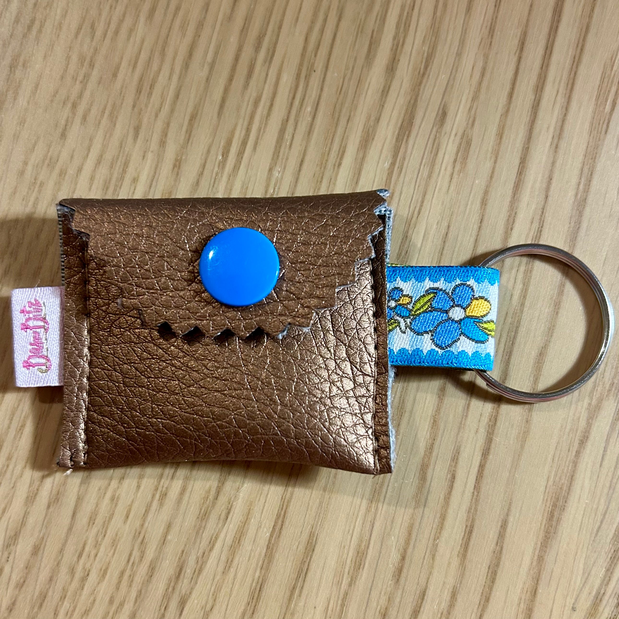 Praktisches Schlüssel-Täschchen mit Einkaufschip