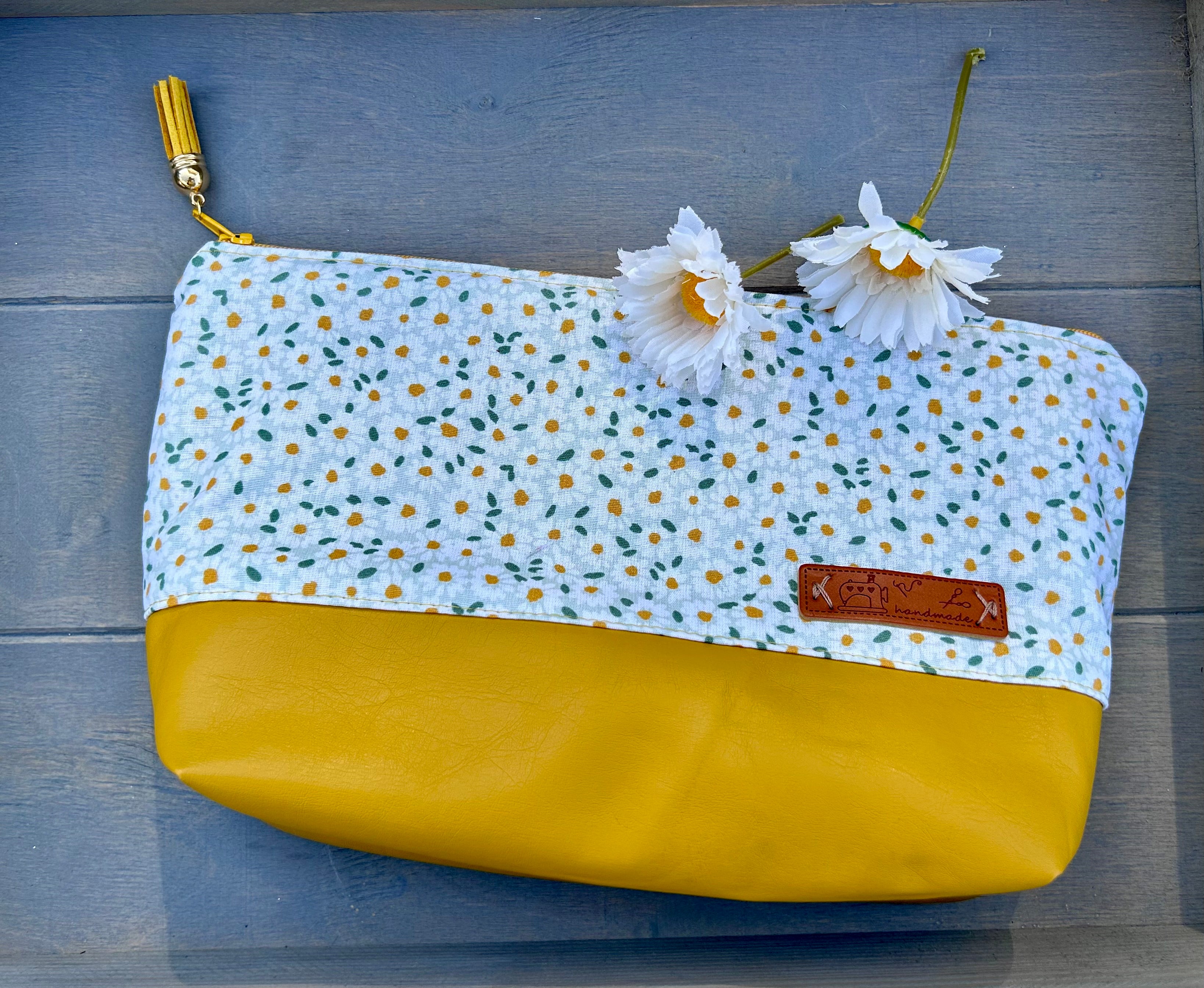 Kosmetiktasche "A Flower’s Whisper“