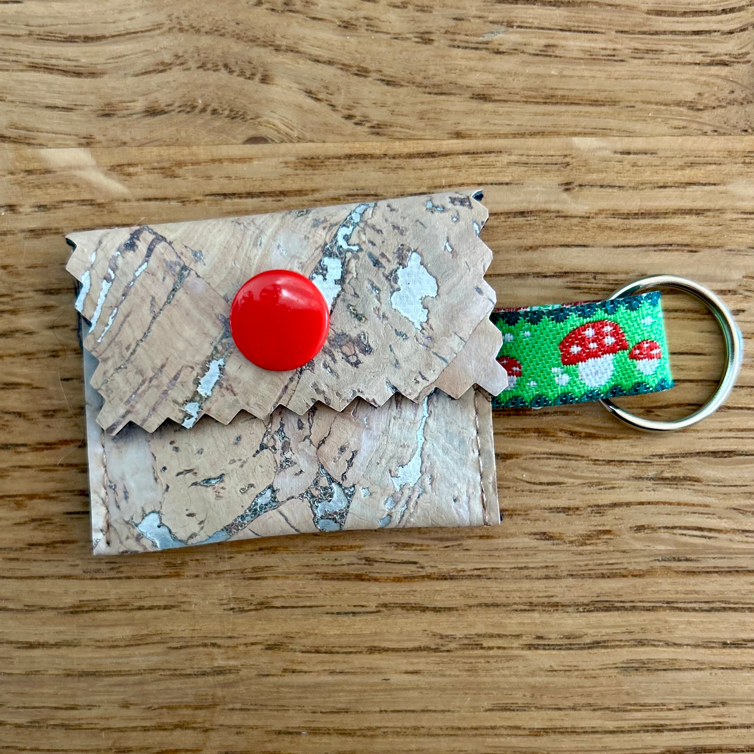 Praktisches Schlüssel-Täschchen mit Einkaufschip