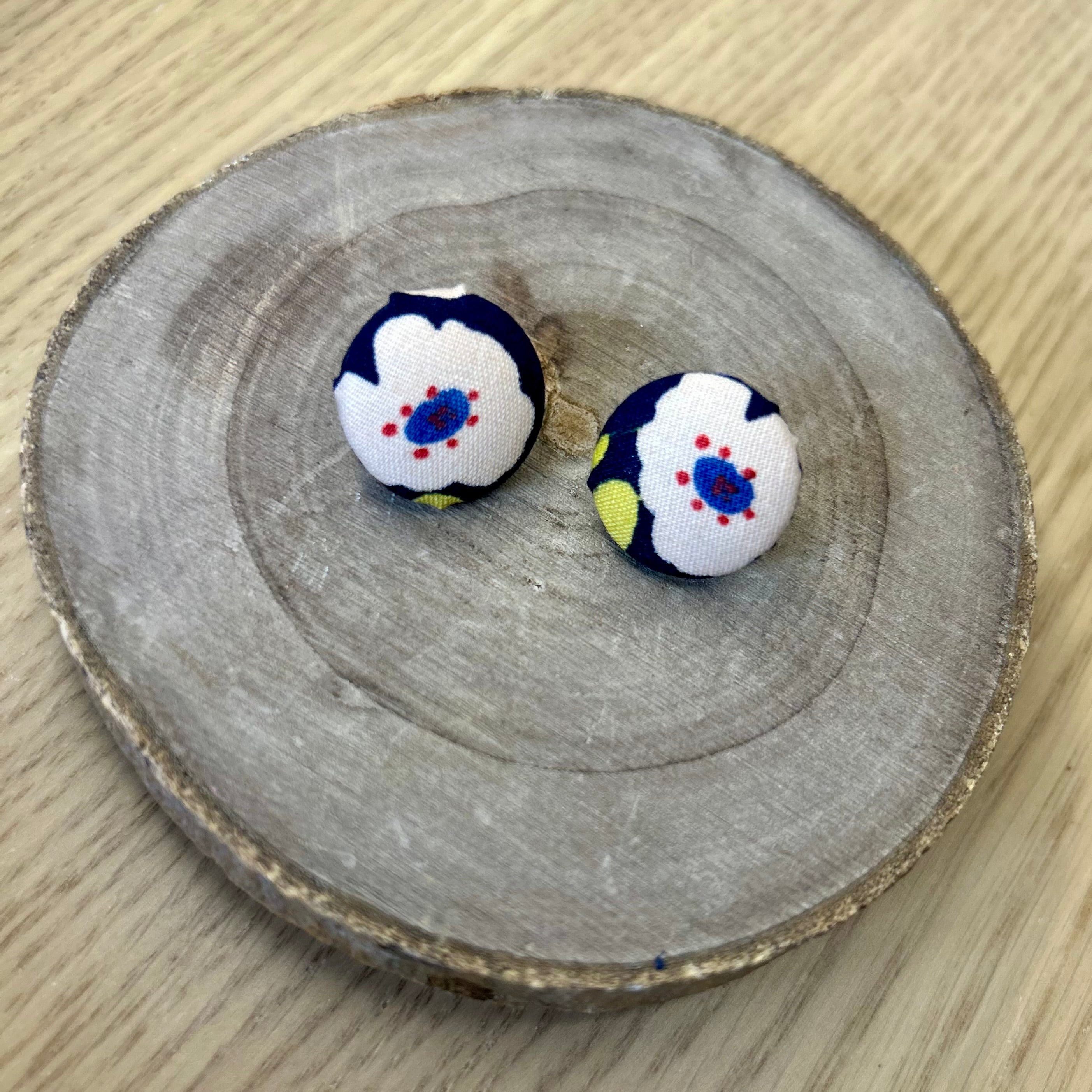 Knopfohrringe „groß“