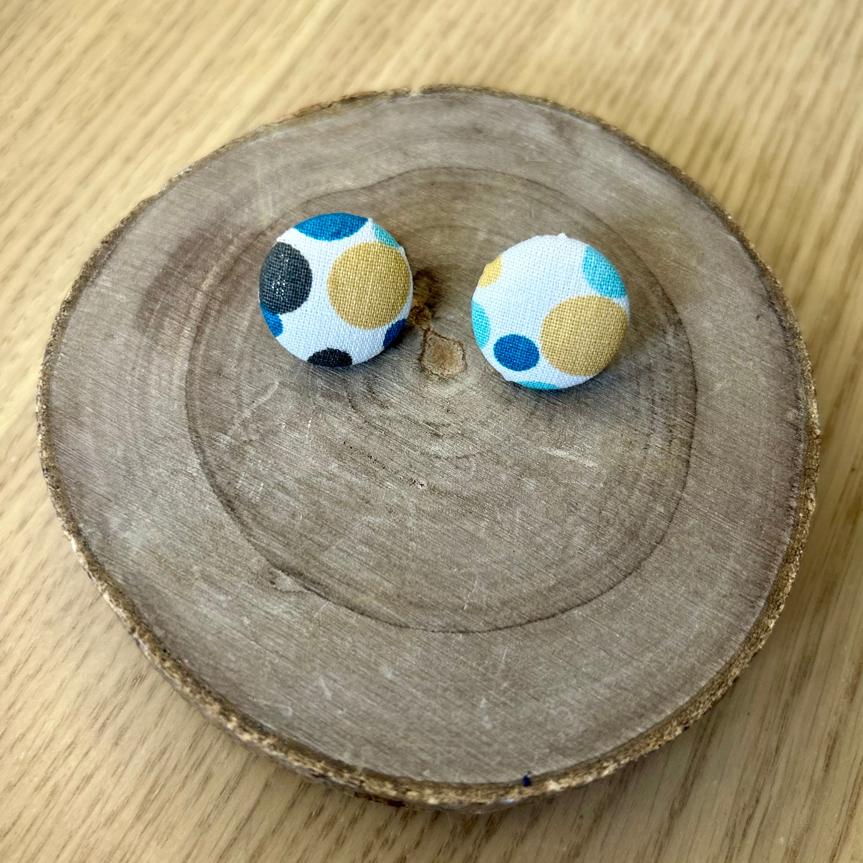 Knopfohrringe „groß“