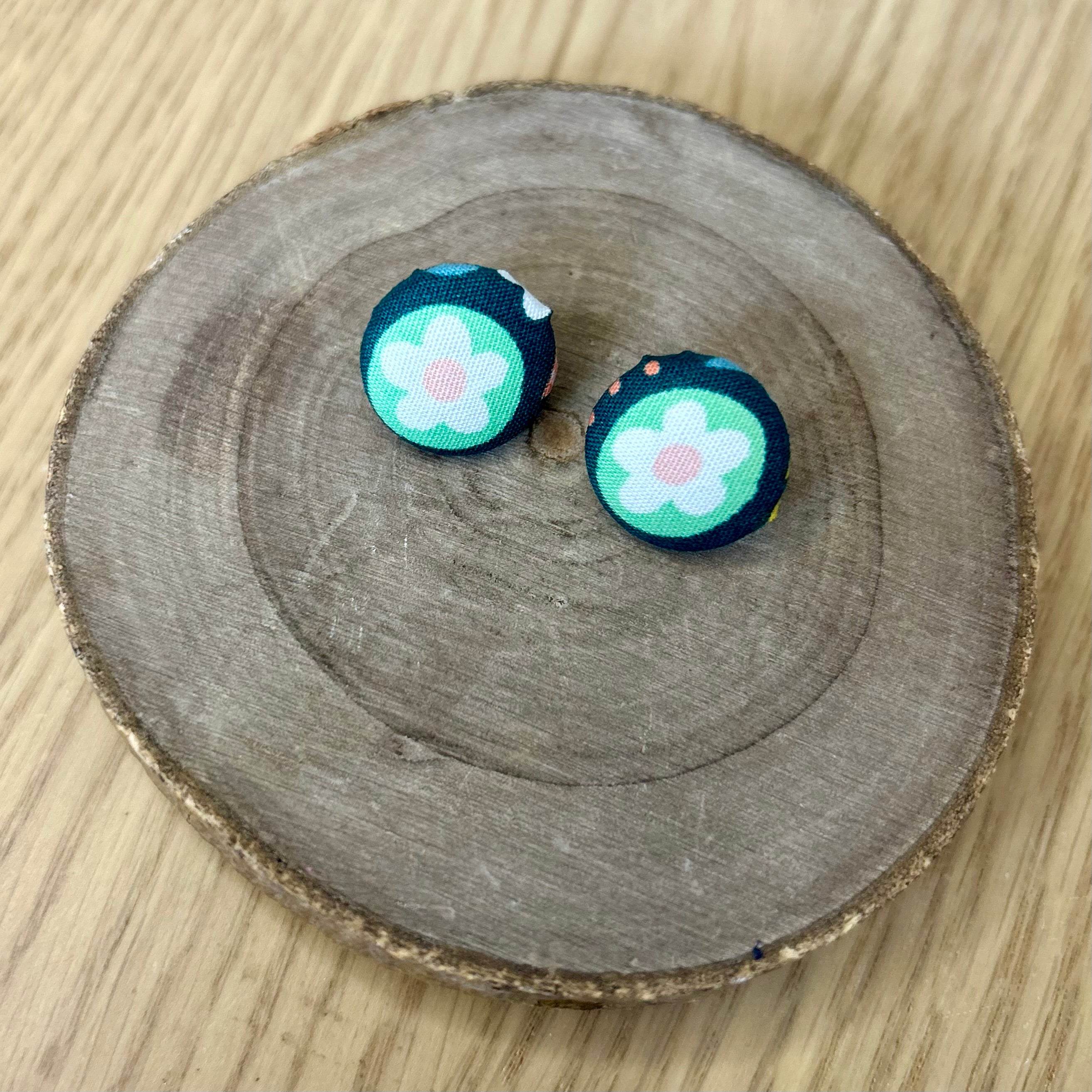 Knopfohrringe „groß“