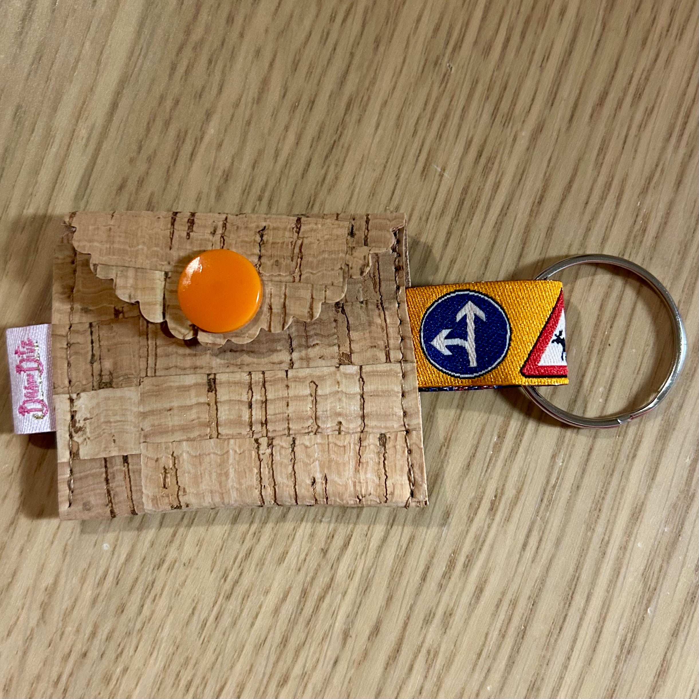 Praktisches Schlüssel-Täschchen mit Einkaufschip