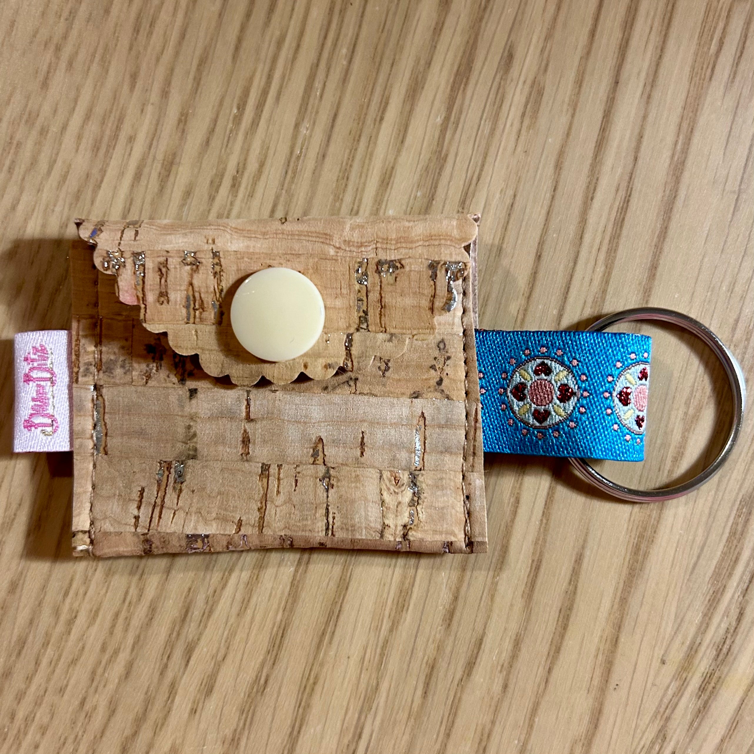 Praktisches Schlüssel-Täschchen mit Einkaufschip