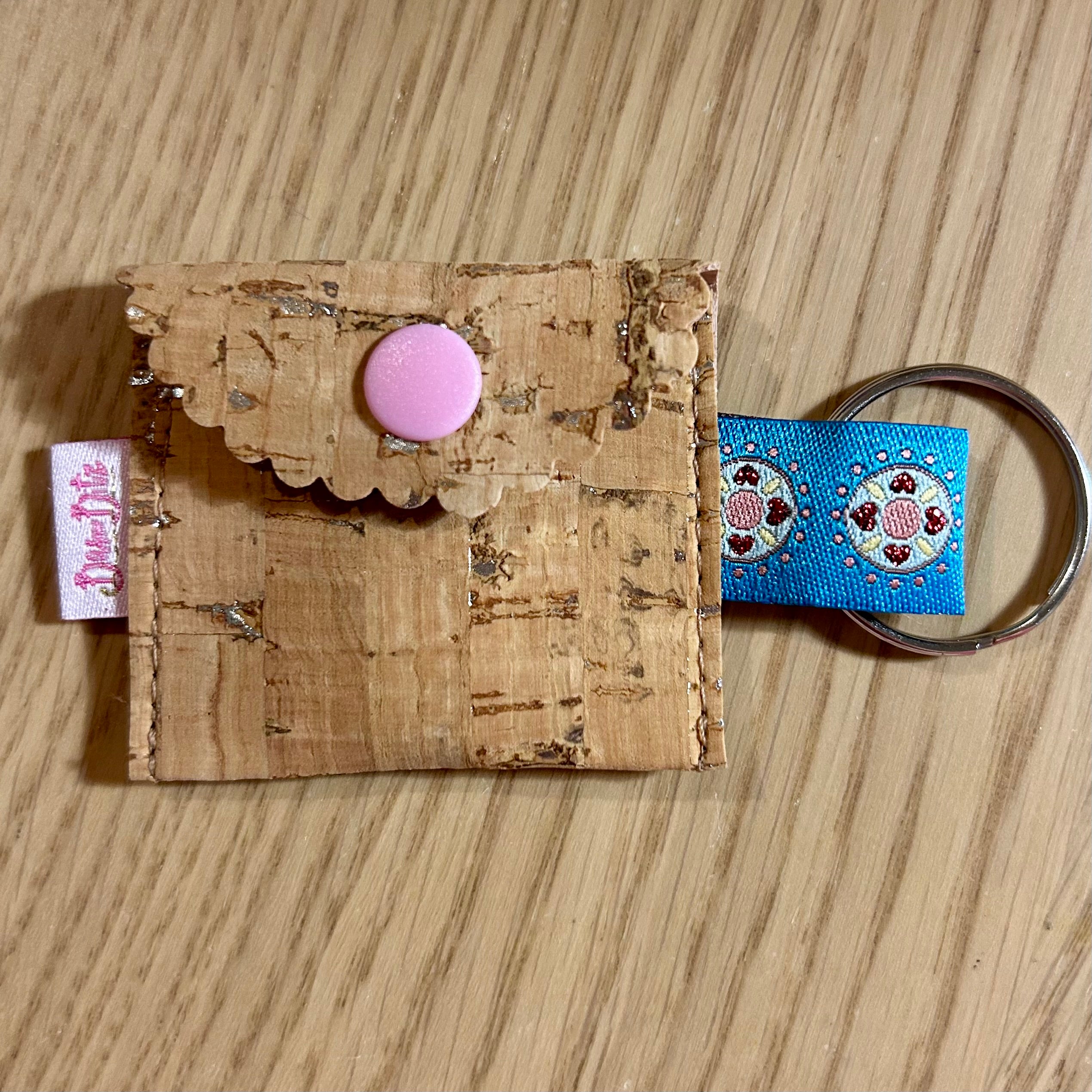 Praktisches Schlüssel-Täschchen mit Einkaufschip