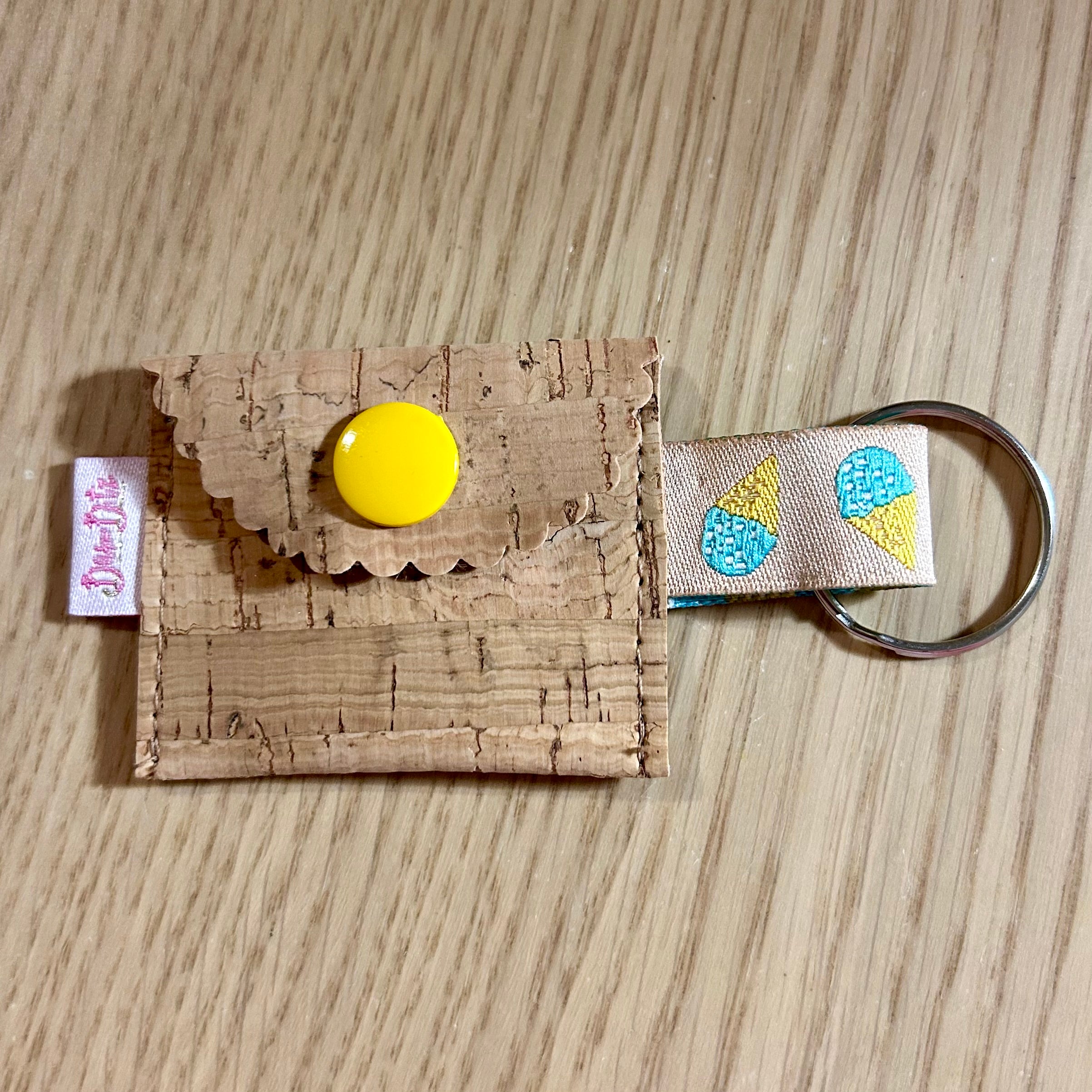 Praktisches Schlüssel-Täschchen mit Einkaufschip