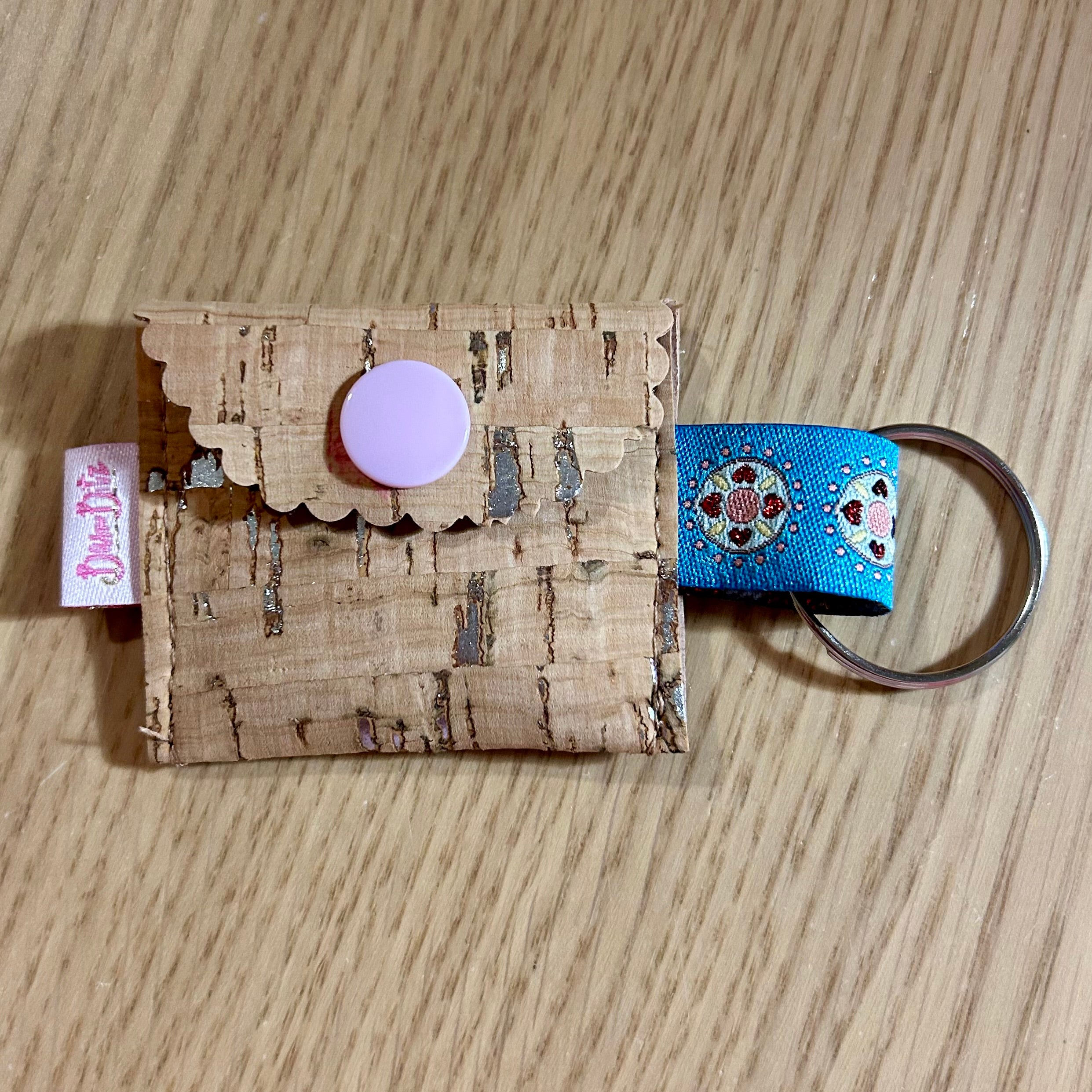 Praktisches Schlüssel-Täschchen mit Einkaufschip