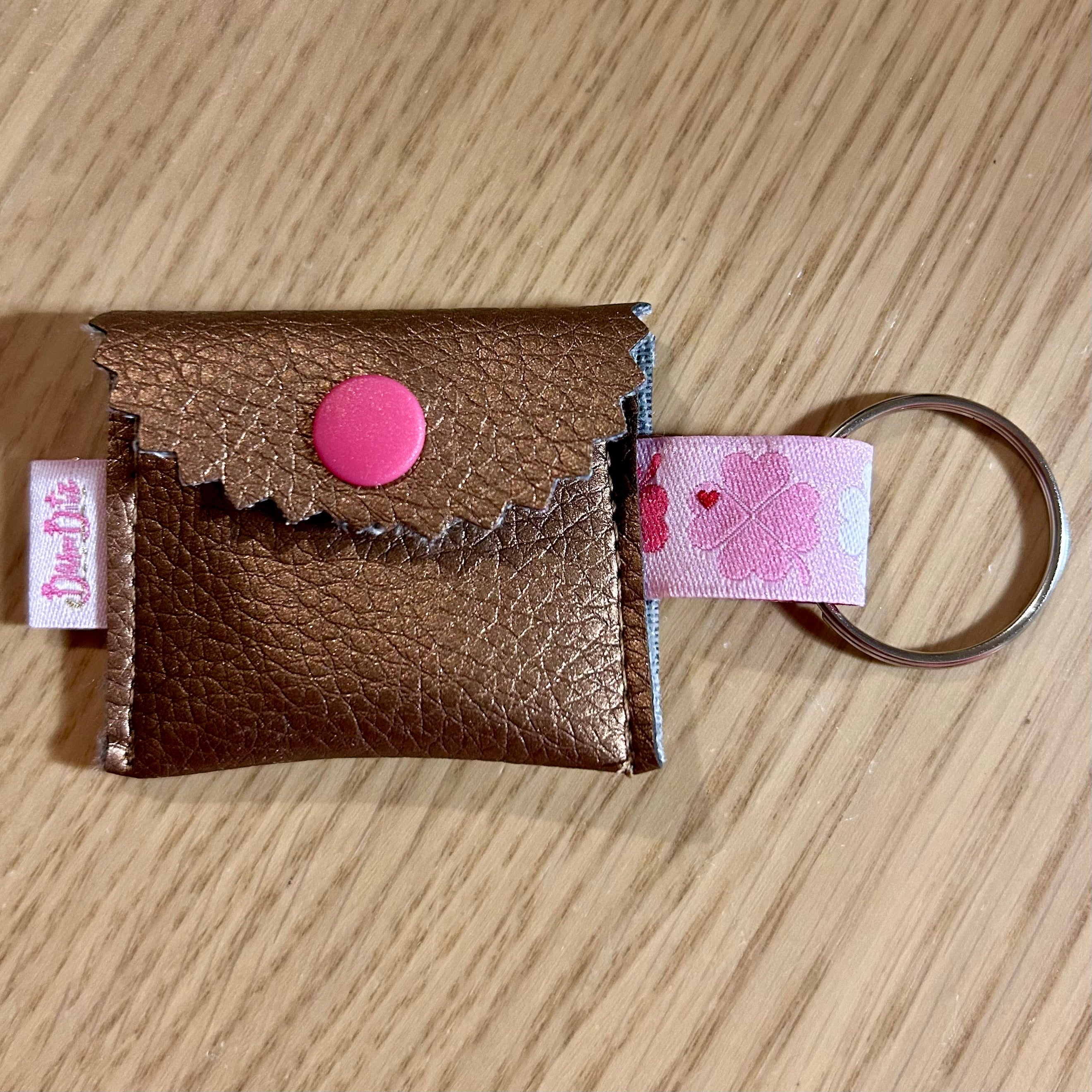 Praktisches Schlüssel-Täschchen mit Einkaufschip