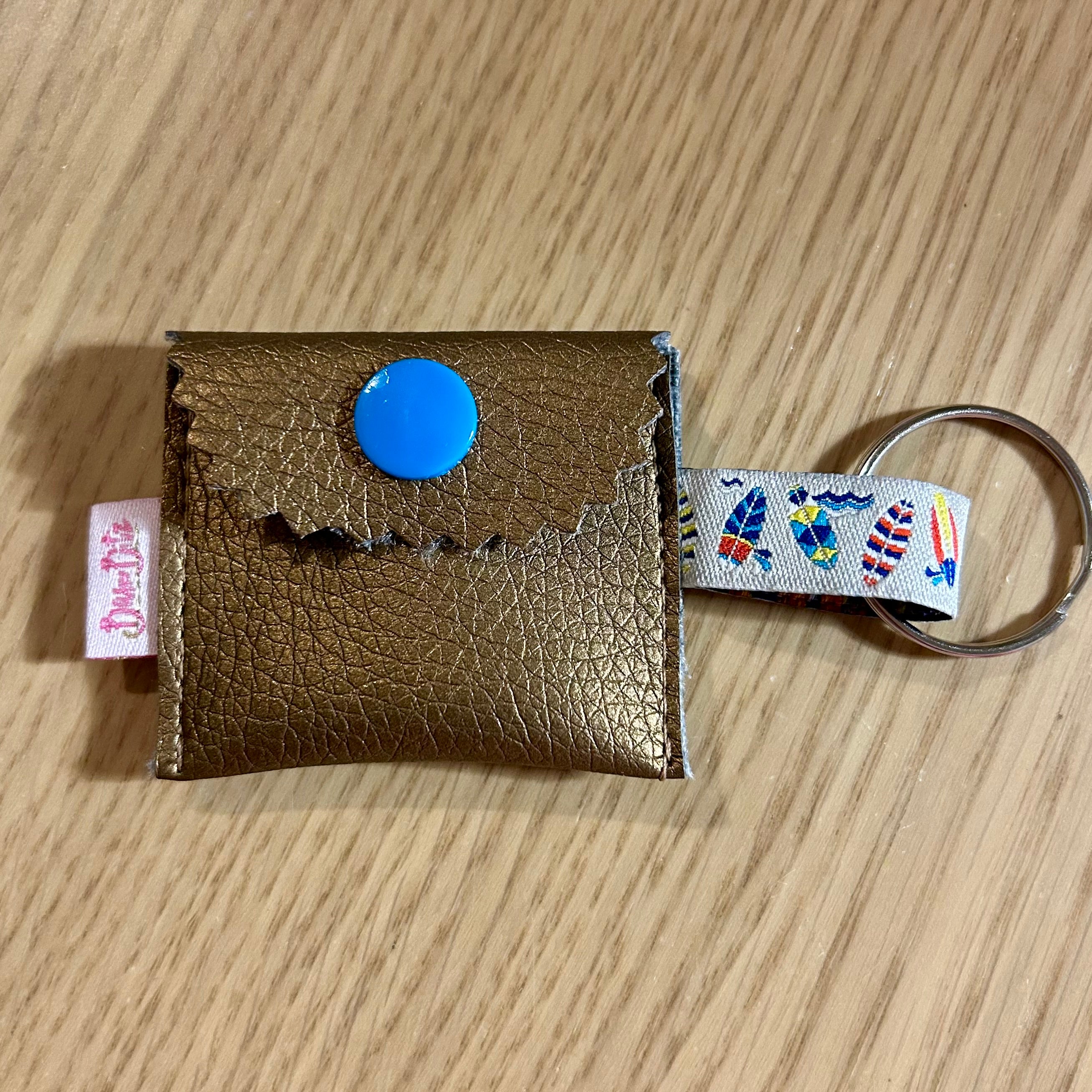 Praktisches Schlüssel-Täschchen mit Einkaufschip